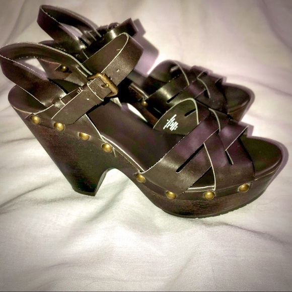 Mossimo Supply Co. Brown Leather Platform Sandal - Picture 3 of 8